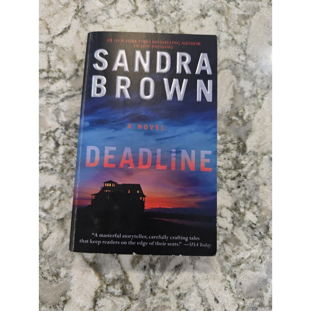 Sandra Brown Deadline Mass Market Paperback 9781455501502